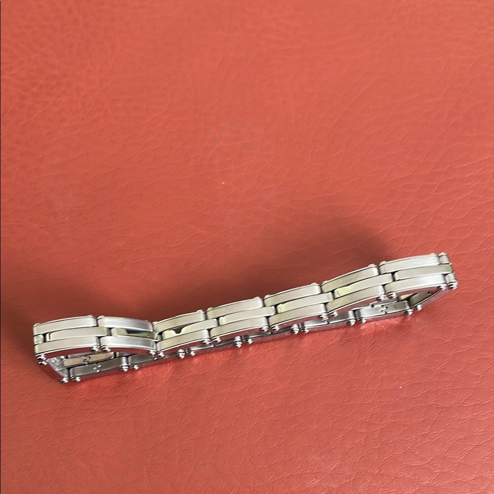 Adjustable stainless steel bracelet